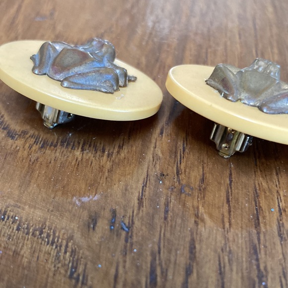 Toads on Vintage Poker Chips - Picture 4 of 4